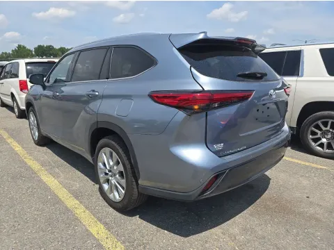 More photos of 2021 Toyota Highlander Limited at Automaxx of the Carolinas, SC