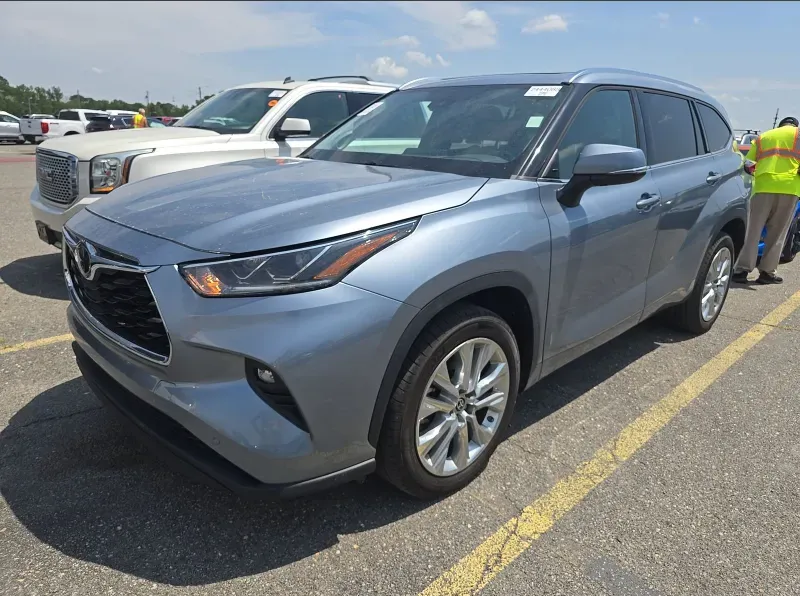 Unknown 2021 Toyota Highlander Limited for sale in Summerville, SC
