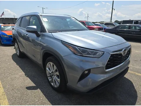 More photos of 2021 Toyota Highlander Limited at Automaxx of the Carolinas, SC