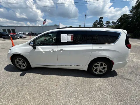More photos of 2023 Chrysler Pacifica Limited at Automaxx of the Carolinas, SC