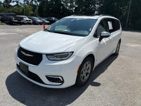 More photos of 2023 Chrysler Pacifica Limited at Automaxx of the Carolinas, SC