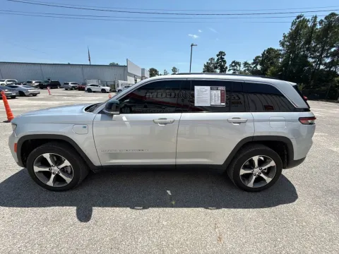 More photos of 2023 Jeep Grand Cherokee 4xe at Automaxx of the Carolinas, SC