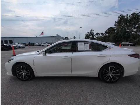 More photos of 2025 Lexus ES 300h at Automaxx of the Carolinas, SC