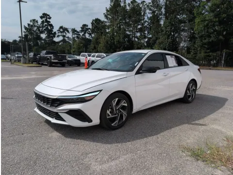 More photos of 2025 Hyundai Elantra SEL Sport at Automaxx of the Carolinas, SC