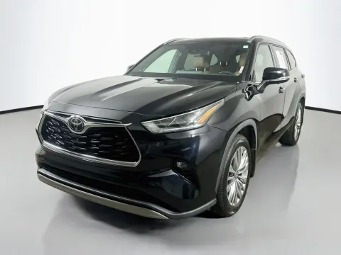 Another view of 2024 Toyota Highlander Platinum for sale in Summerville, SC at Automaxx of the Carolinas