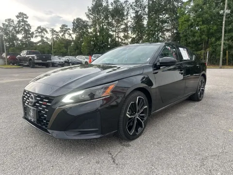 More photos of 2023 Nissan Altima 2.5 SR at Automaxx of the Carolinas, SC