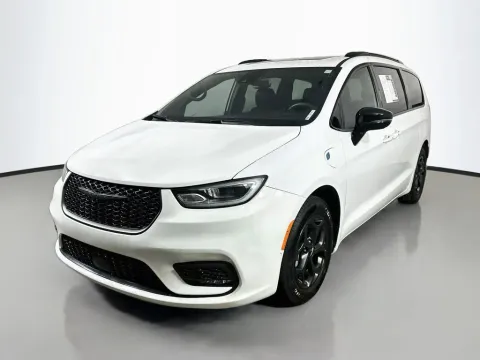 Another view of 2024 Chrysler Pacifica Hybrid Select Premium S Appearance for sale in Summerville, SC at Automaxx of the Carolinas