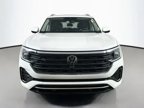 Photos of 2024 Volkswagen Atlas 2.0T SEL Premium R-Line for sale in Summerville, SC at Automaxx of the Carolinas