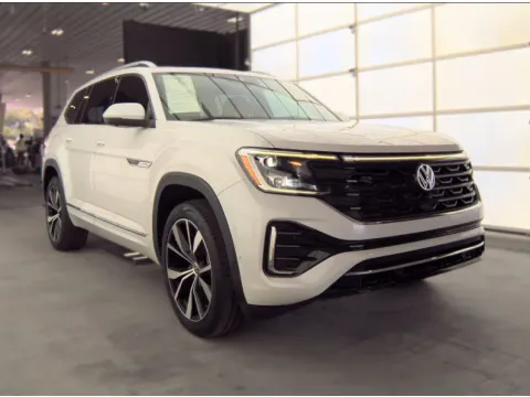 More photos of 2024 Volkswagen Atlas 2.0T SEL Premium R-Line at Automaxx of the Carolinas, SC