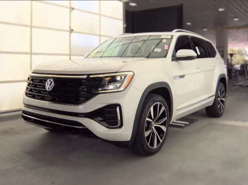 White 2024 Volkswagen Atlas 2.0T SEL Premium R-Line for sale in Summerville, SC