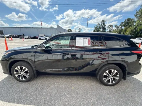 More photos of 2022 Toyota Highlander XLE at Automaxx of the Carolinas, SC