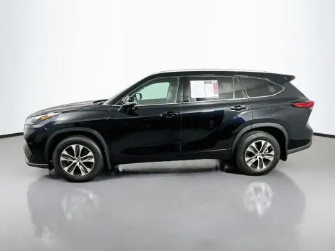 More photos of 2022 Toyota Highlander XLE at Automaxx of the Carolinas, SC