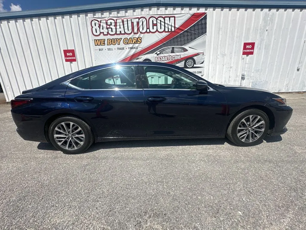 2022 Lexus ES 350 - Photo 10