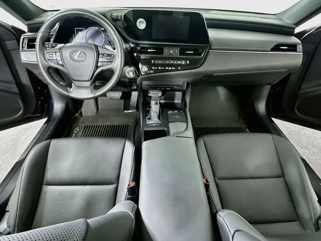 2022 Lexus ES 350 - Photo 18