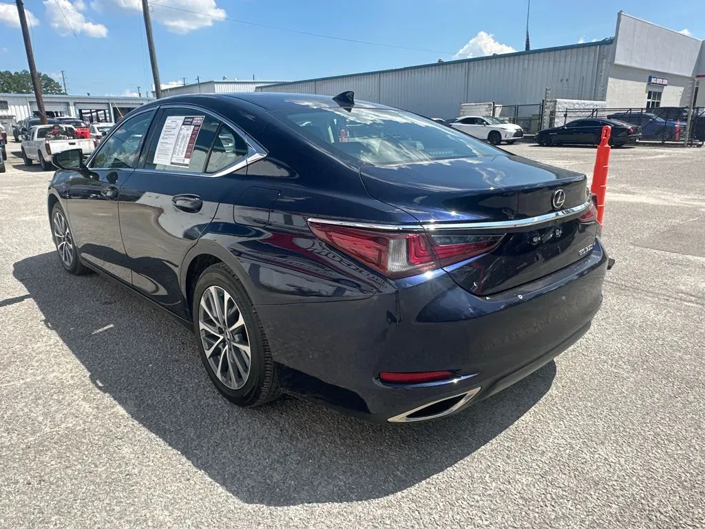 2022 Lexus ES 350 - Photo 6