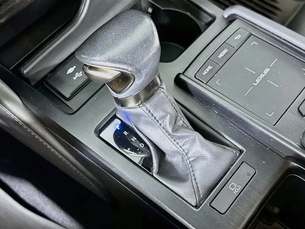 2022 Lexus ES 350 - Photo 32