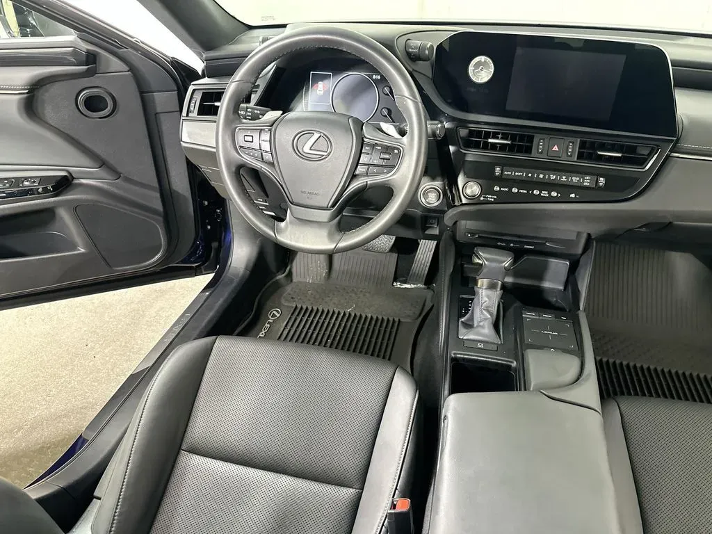 2022 Lexus ES 350 - Photo 19