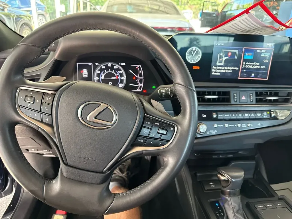 2022 Lexus ES 350 - Photo 15