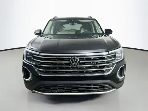 Photos of 2026 Volkswagen Atlas SE w/Technology for sale in Summerville, SC at Automaxx of the Carolinas