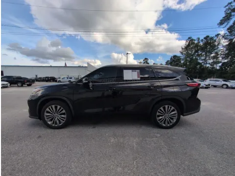 More photos of 2022 Toyota Highlander Hybrid Platinum at Automaxx of the Carolinas, SC