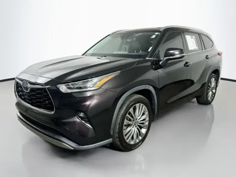 Another view of 2022 Toyota Highlander Hybrid Platinum for sale in Summerville, SC at Automaxx of the Carolinas