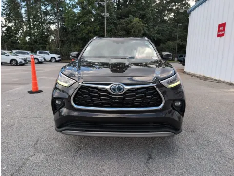 Photos of 2022 Toyota Highlander Hybrid Platinum for sale in Summerville, SC at Automaxx of the Carolinas