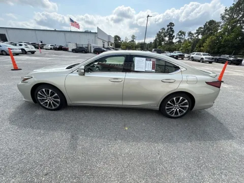 More photos of 2019 Lexus ES 300h at Automaxx of the Carolinas, SC