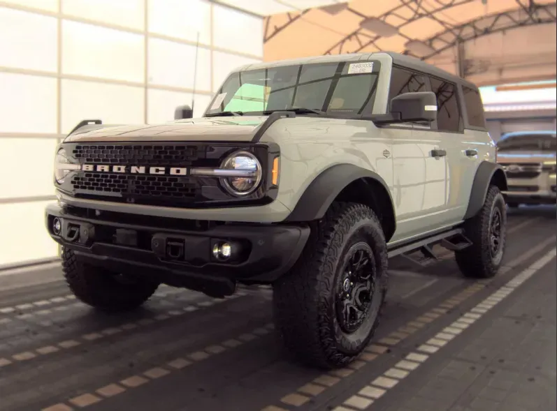Gray 2023 Ford Bronco Wildtrak for sale in Summerville, SC
