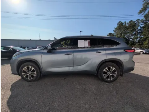 More photos of 2021 Toyota Highlander XLE at Automaxx of the Carolinas, SC
