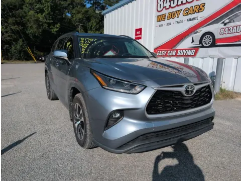 Gray 2021 Toyota Highlander XLE for sale in Summerville, SC