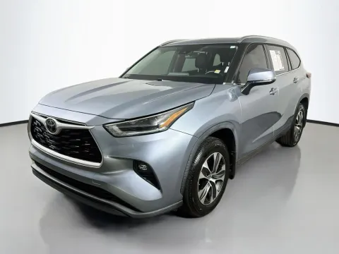 Another view of 2021 Toyota Highlander XLE for sale in Summerville, SC at Automaxx of the Carolinas