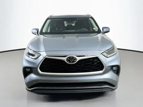 Photos of 2021 Toyota Highlander XLE for sale in Summerville, SC at Automaxx of the Carolinas