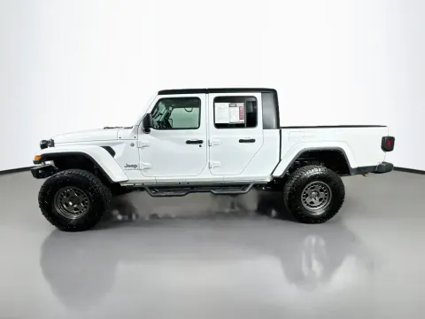 More photos of 2023 Jeep Gladiator Overland at Automaxx of the Carolinas, SC