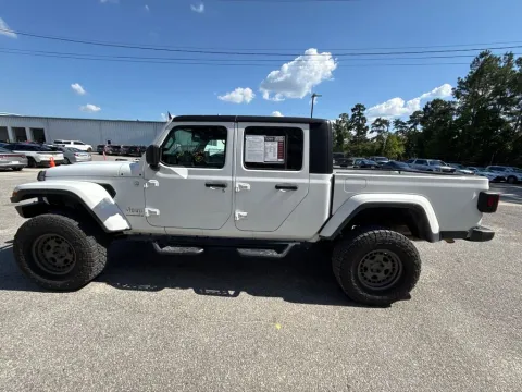 More photos of 2023 Jeep Gladiator Overland at Automaxx of the Carolinas, SC