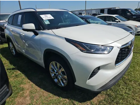 More photos of 2023 Toyota Highlander Limited at Automaxx of the Carolinas, SC