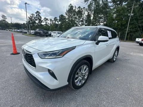 Another view of 2023 Toyota Highlander Limited for sale in Summerville, SC at Automaxx of the Carolinas