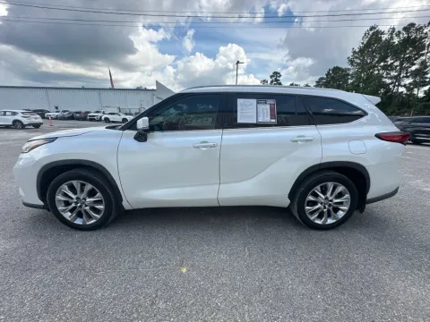 More photos of 2023 Toyota Highlander Limited at Automaxx of the Carolinas, SC
