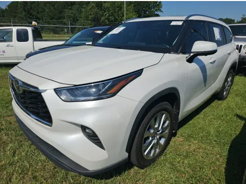 Unknown 2023 Toyota Highlander Limited for sale in Summerville, SC