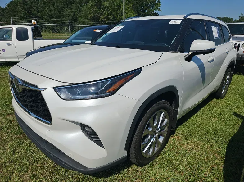 Unknown 2023 Toyota Highlander Limited for sale in Summerville, SC