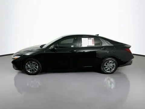 More photos of 2024 Hyundai Elantra SEL at Automaxx of the Carolinas, SC