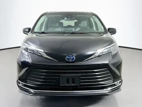 Photos of 2024 Toyota Sienna XLE for sale in Summerville, SC at Automaxx of the Carolinas