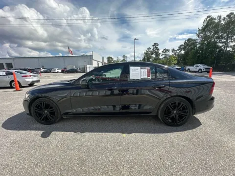 More photos of 2023 Volvo S60 B5 Plus Black Edition at Automaxx of the Carolinas, SC