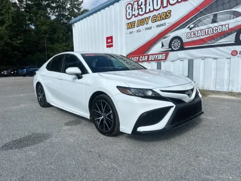 White 2024 Toyota Camry SE for sale in Summerville, SC