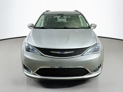 Photos of 2018 Chrysler Pacifica Touring L for sale in Summerville, SC at Automaxx of the Carolinas