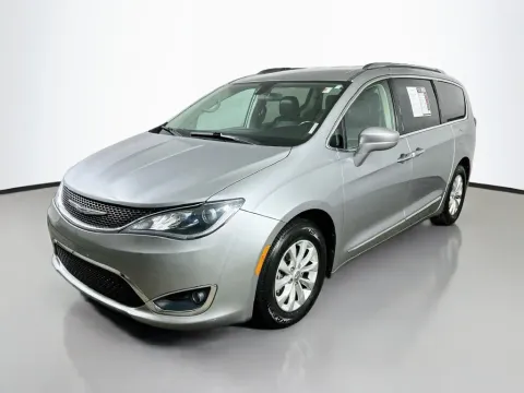 Another view of 2018 Chrysler Pacifica Touring L for sale in Summerville, SC at Automaxx of the Carolinas