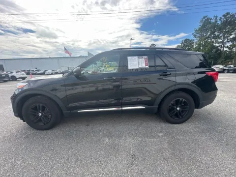 More photos of 2023 Ford Explorer XLT at Automaxx of the Carolinas, SC
