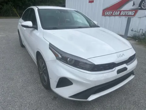 White 2023 Kia Forte LXS for sale in Summerville, SC