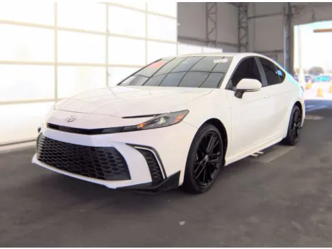 White 2025 Toyota Camry SE for sale in Summerville, SC