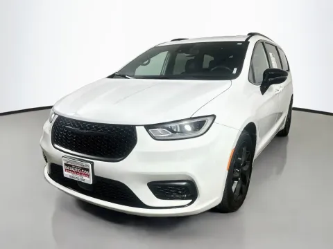 Another view of 2025 Chrysler Pacifica Limited for sale in Summerville, SC at Automaxx of the Carolinas