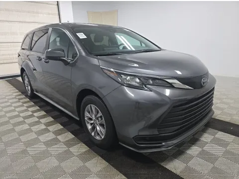 More photos of 2025 Toyota Sienna LE at Automaxx of the Carolinas, SC
